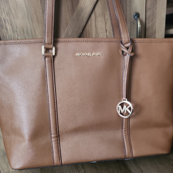 Michael Kors Handbags - Michael Kors Tan Leather Tote
